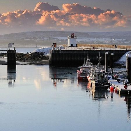 The Pembrey Country Inn Экстерьер фото