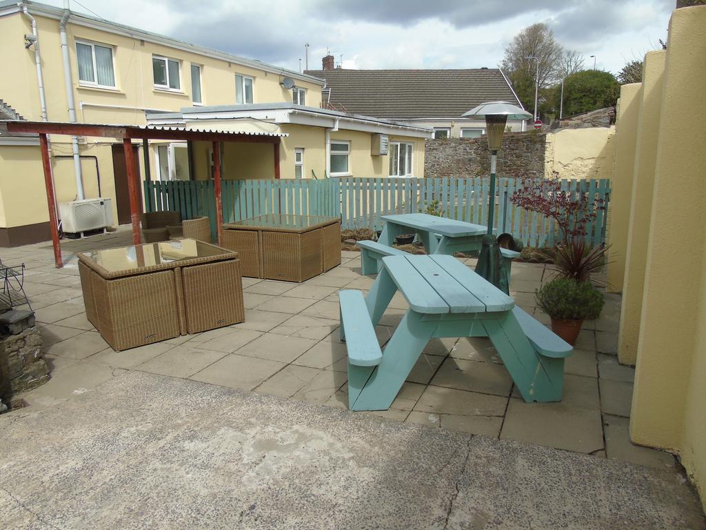 The Pembrey Country Inn Экстерьер фото