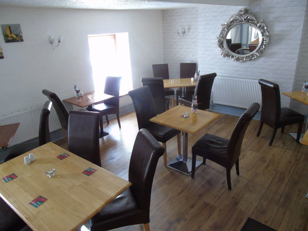 The Pembrey Country Inn Экстерьер фото