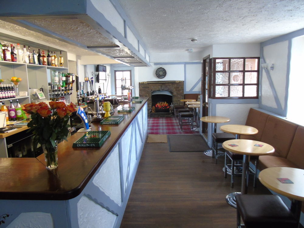 The Pembrey Country Inn Экстерьер фото