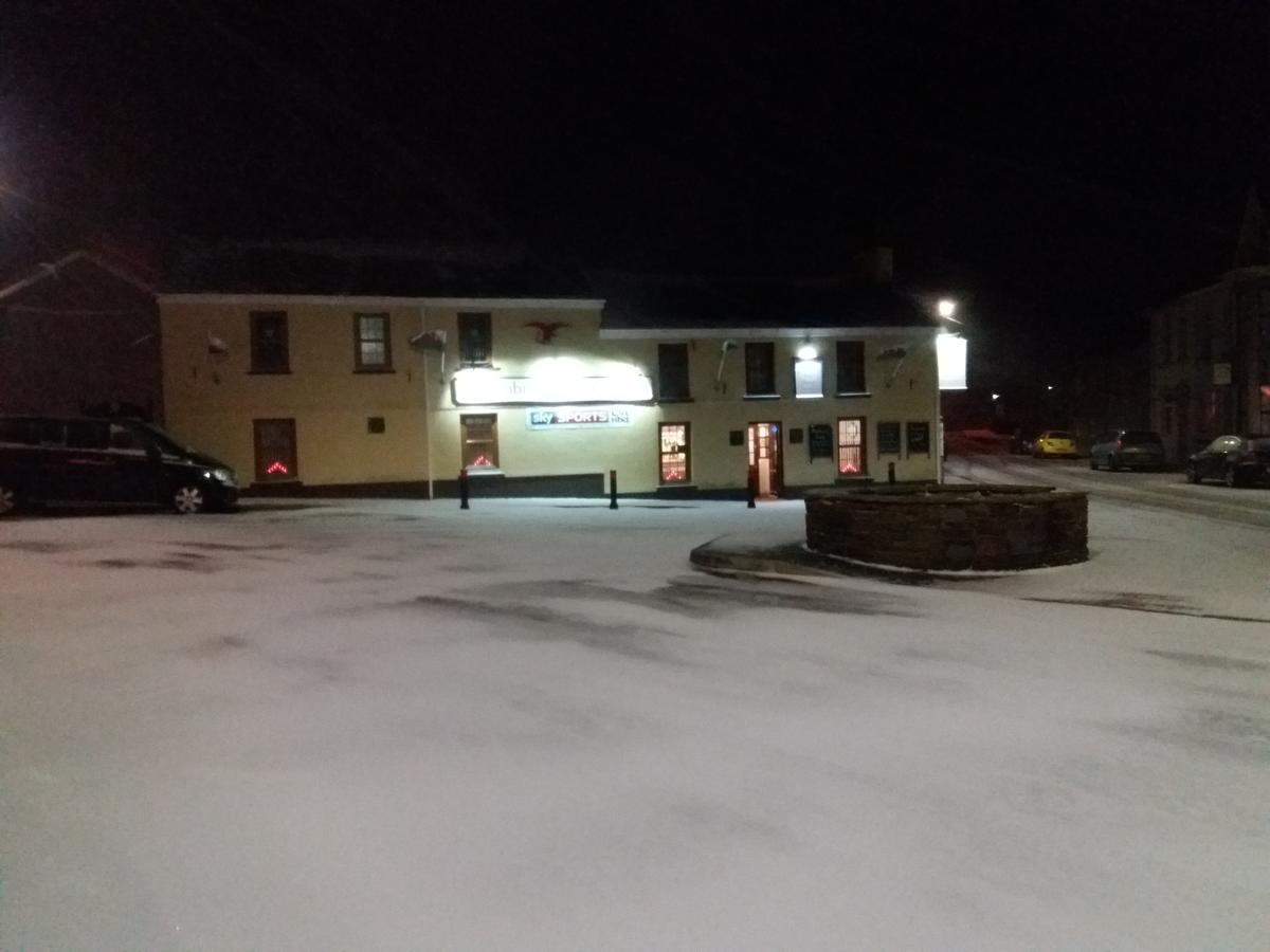 The Pembrey Country Inn Экстерьер фото